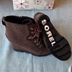 Sorel Dark Brown Lace-Up Boots